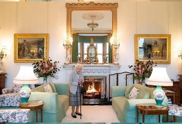 Nữ hoàng Elizabeth II, Nữ hoàng Elizabeth II qua đời, hoàng tử Harry, sao Hollywood