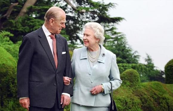 Nữ hoàng Elizabeth II, Nữ hoàng Elizabeth II qua đời, hoàng tử Harry, sao Hollywood