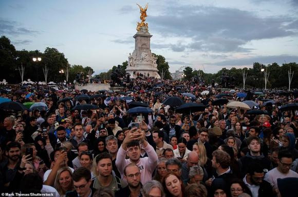 Nữ hoàng Anh qua đời, Nữ hoàng Elizabeth II, harry meghan, william, công nương kate
