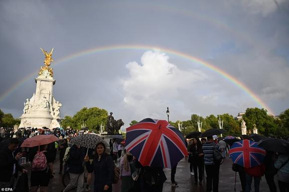 Nữ hoàng Anh qua đời, Nữ hoàng Elizabeth II, harry meghan, william, công nương kate