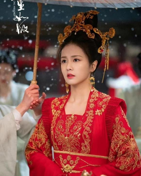 triệu lệ dĩnh, dương mịch, lưu thi thi, triệu lộ tư, địch lệ nhiệt ba, ngu thư hân