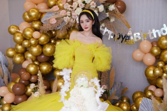 Dương Mịch, sao Hoa ngữ, Hồ yêu tiểu hồng nương nguyệt hồng thiên