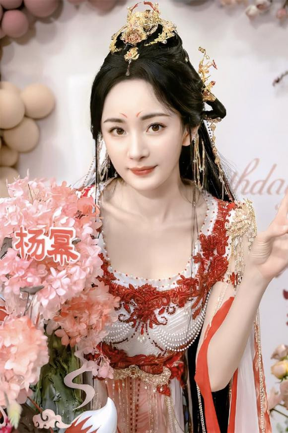 Dương Mịch, sao Hoa ngữ, Hồ yêu tiểu hồng nương nguyệt hồng thiên