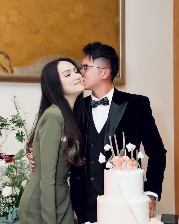 Hoa hậu Chuyển giới Quốc tế 2018, Hoa hậu Hương Giang, sao Việt