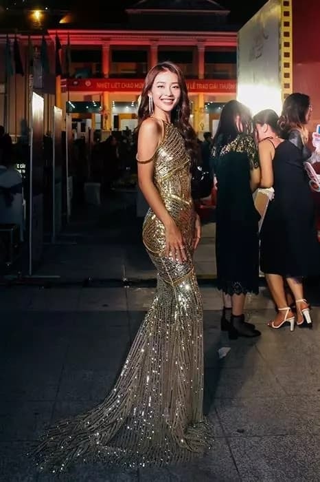 diễn viên Khả Ngân, hoa hậu Thùy Tiên, hoa hậu Nguyễn Thúc Thùy Tiên, sao Việt