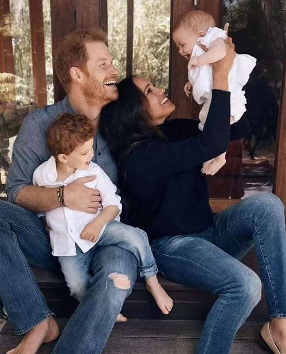 Harry, Meghan, Hoàng gia Anh