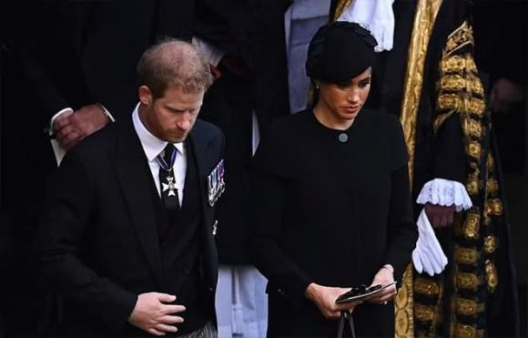 Harry, Meghan, Hoàng gia Anh