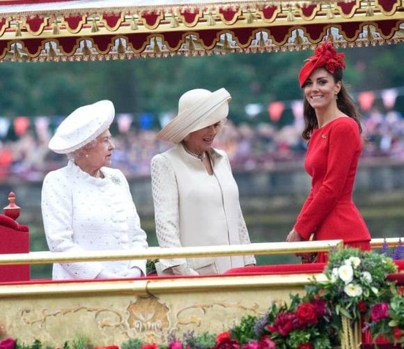 Princesse Kate, Kate Middleton, règlements royaux, Kate viole les règlements royaux