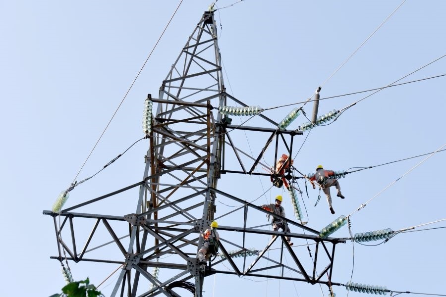 thi-cong-dau-noi-tren-he-thong-luoi-dien-110kv.jpg