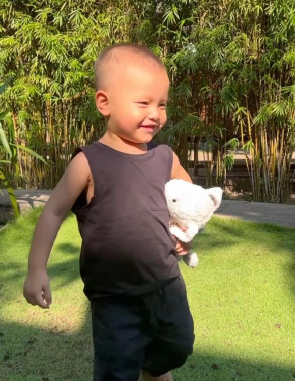 nữ ca sĩ hồ ngọc hà,ca sĩ Hồ Ngọc Hà,diễn viên Kim Lý, cặp sinh đôi của Hà Hồ, sao Việt