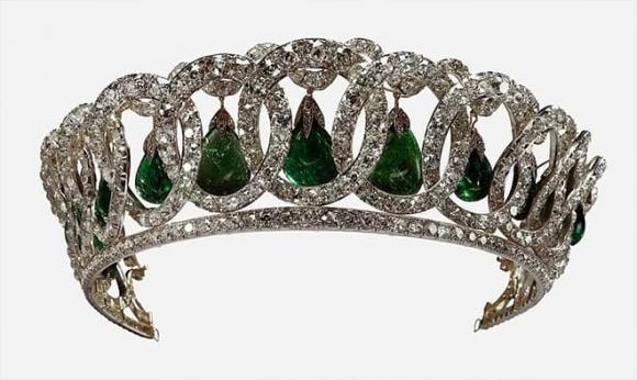 Nữ hoàng Elizabeth II, bộ sưu tập vương miện của Nữ hoàng Elizabeth II