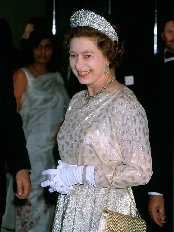Nữ hoàng Elizabeth II, bộ sưu tập vương miện của Nữ hoàng Elizabeth II
