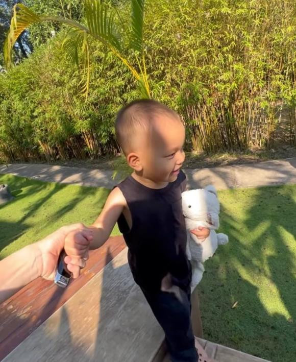 nữ ca sĩ hồ ngọc hà,ca sĩ Hồ Ngọc Hà,diễn viên Kim Lý, cặp sinh đôi của Hà Hồ, sao Việt