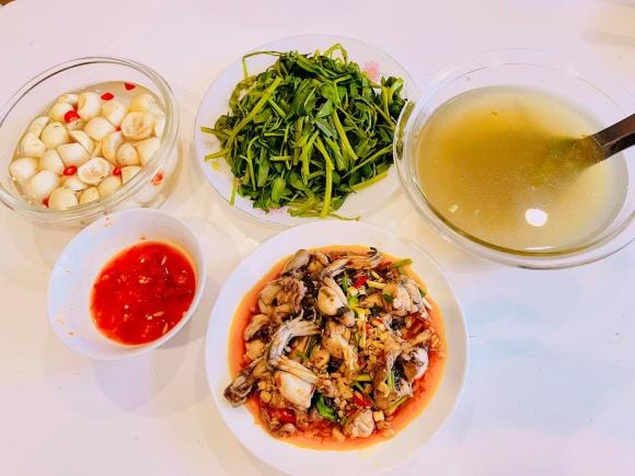 vợ cũ Vũ Duy Khánh, DJ Tiên Moon, mâm cơm ngon