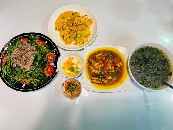 vợ cũ Vũ Duy Khánh, DJ Tiên Moon, mâm cơm ngon