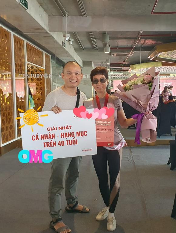 Bà xã U70 của MC Lại Văn Sâm đoạt giải nhất giải chạy, con trai hào hứng khoe chiến tích 4 Nhà báo lại văn sâm,lại bắc hải đăng,vợ lại văn sâm,sao việt