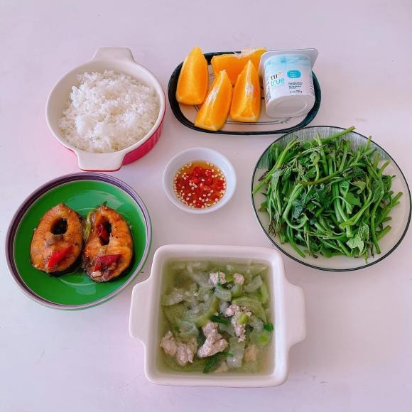 mâm cơm ngon, mâm cơm ở cữ, chồng nấu cơm cho vợ