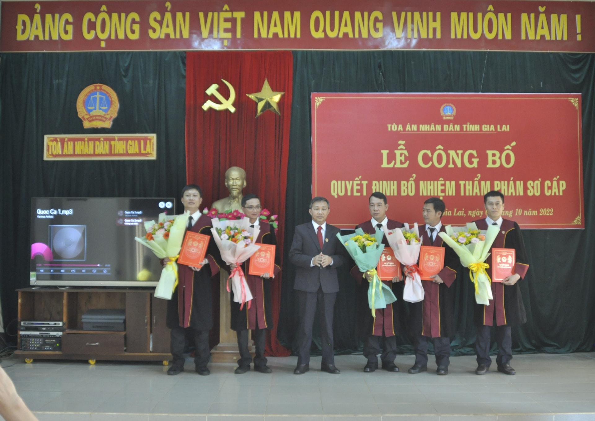 anh-3.-bo-nhiem-tham-phan-so-cap.jpg