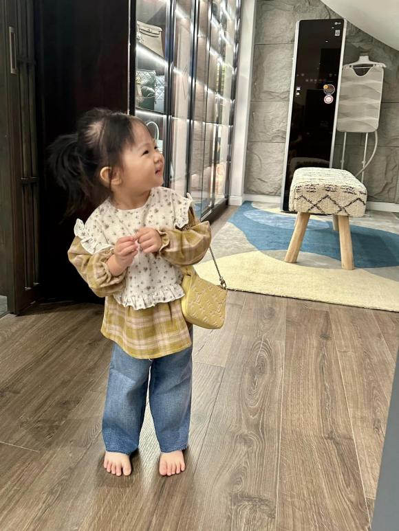 doanh nhân cường đô la,nữ ca sĩ đàm thu trang,sao Việt