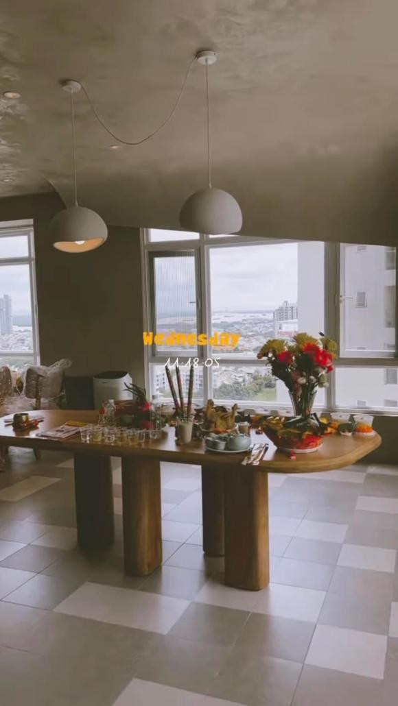Ca sĩ Phạm Quỳnh Anh, sao Việt