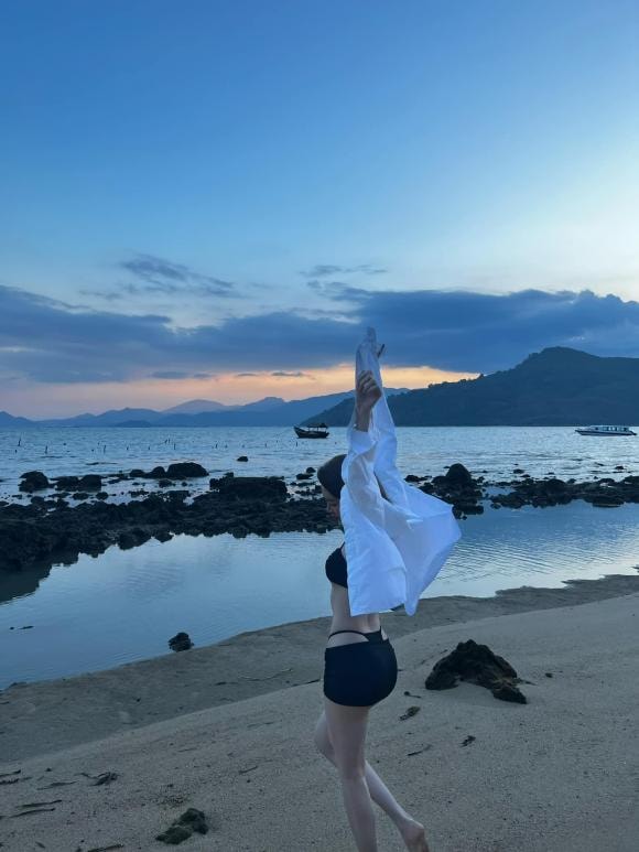 gái xinh, gái xinh bikini, giới trẻ 