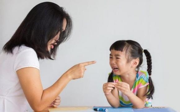 dạy con, đánh con, có nên đánh con, trốn học 