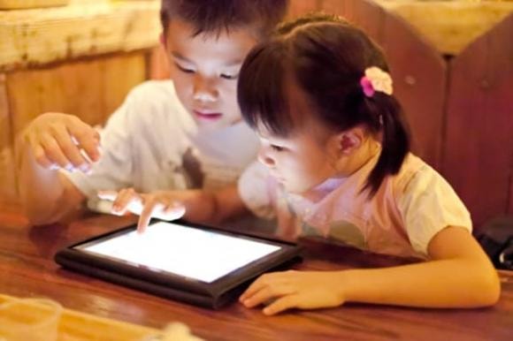 dạy con, đánh con, có nên đánh con, trốn học 