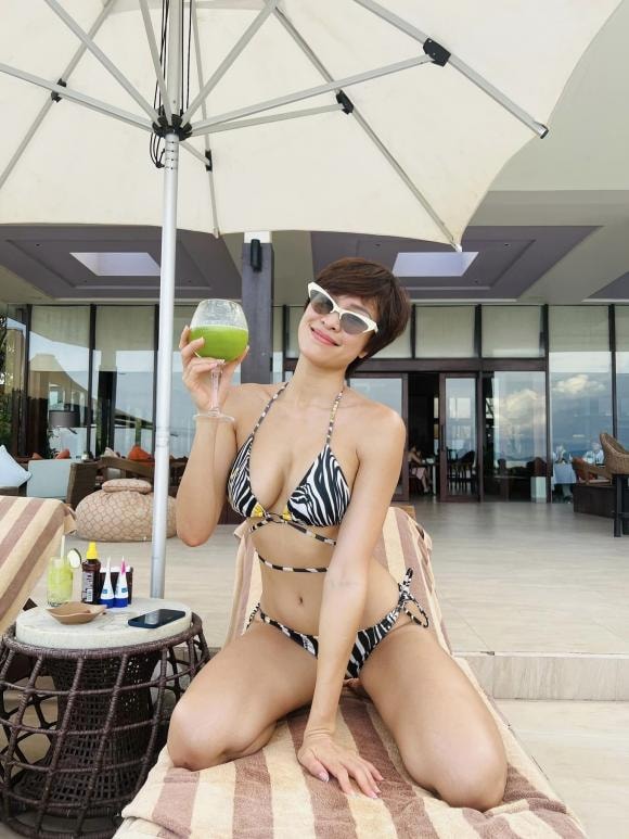 Hoàng Thùy, Hoàng Thùy bikini, thời trang sao 