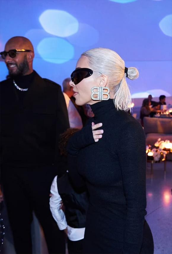 Kim Kardashian,  Jennifer Lopez và Ben Affleck , sao Hollywood