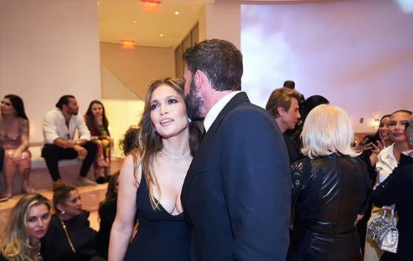 Kim Kardashian,  Jennifer Lopez và Ben Affleck , sao Hollywood