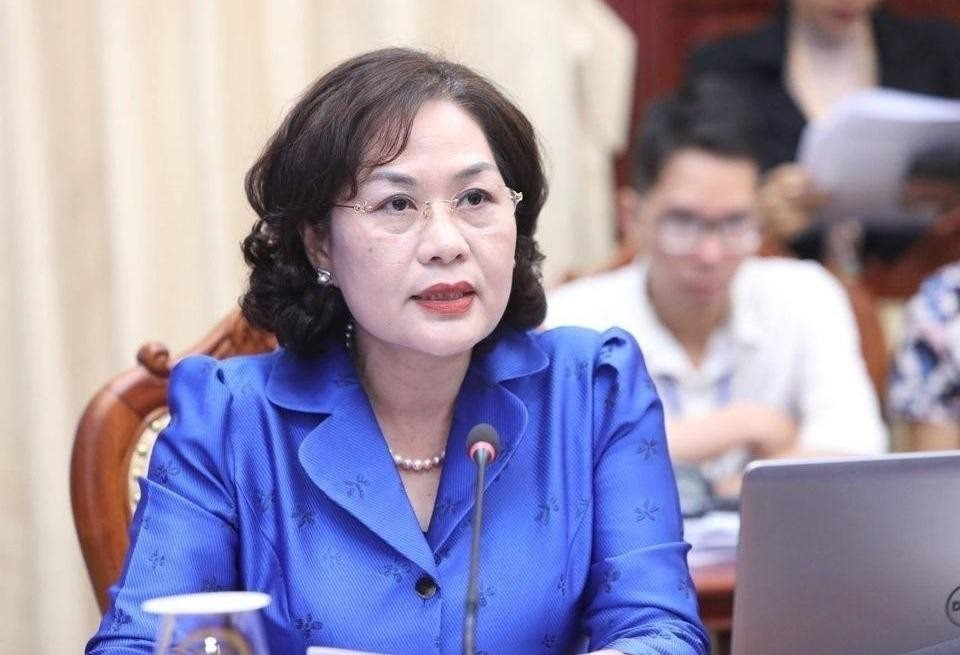 thong-doc-ngan-hang.jpg