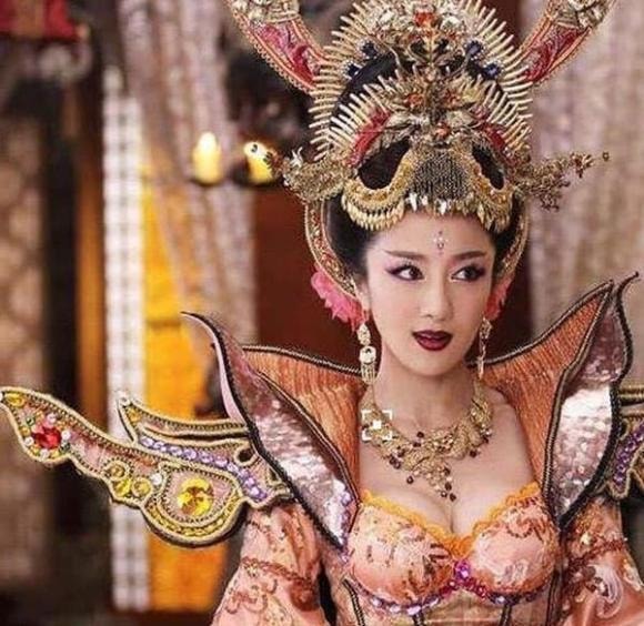 Đát Kỷ, Phạm Băng Băng, Ôn Bích Hà, Trương Hinh Dư