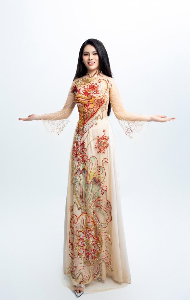 Hoa khôi Kim Anh, NTK Tommy Nguyễn, Áo dài