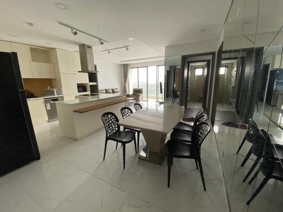 Diễm Châu, Diễm Châu giao bán nhà, nhà sao 