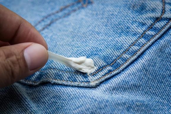 vết bẩn trên quần áo, tẩy quần áo, cách làm sạch quần áo, kiến thức