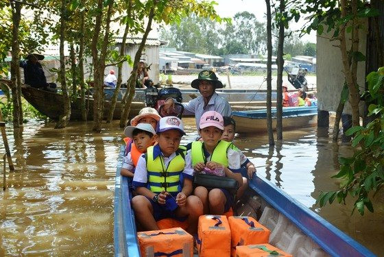 anh1-3-hocsinhvungludentruong_ekoe.jpg
