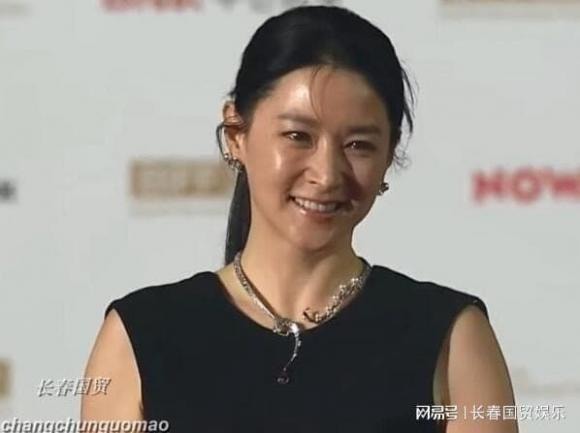 lee young ae, nàng dae jang geum, lee young ae tuổi 51, lương triều vỹ, liên hoan phim quốc tế busan
