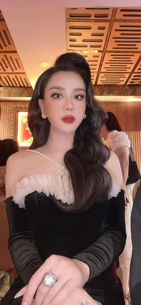 Sao Việt, Lâm Khánh Chi, H'Hen Niê, Dương Ngọc Thái