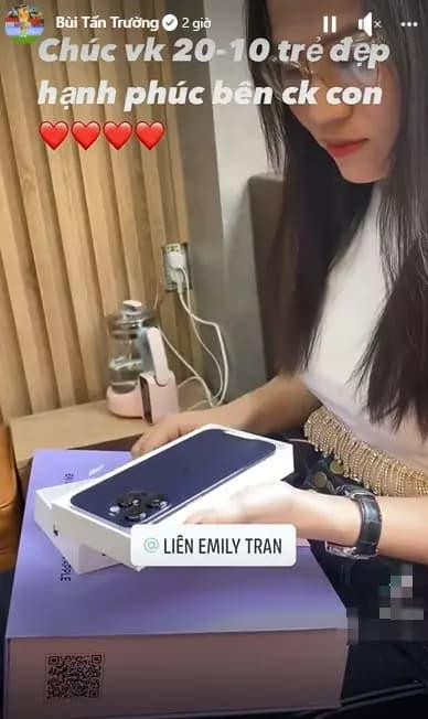 quà 20/10, ngày phụ nữ Việt Nam, hot girl, cầu thủ bóng đá