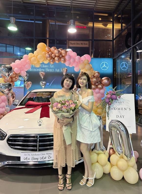 Diễn viên hương giang,hương giang tậu xế hộp,sao việt