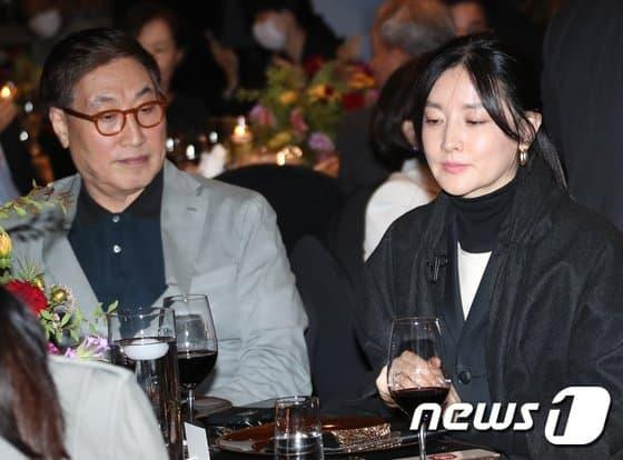 lee young ae, jung ho young, sao hàn 