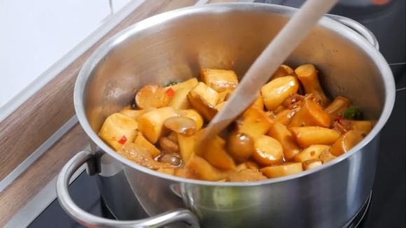 nấm đùi gà kho tiêu, món ngon từ nấm đùi gà, công thức nấm đùi gà kho tiêu