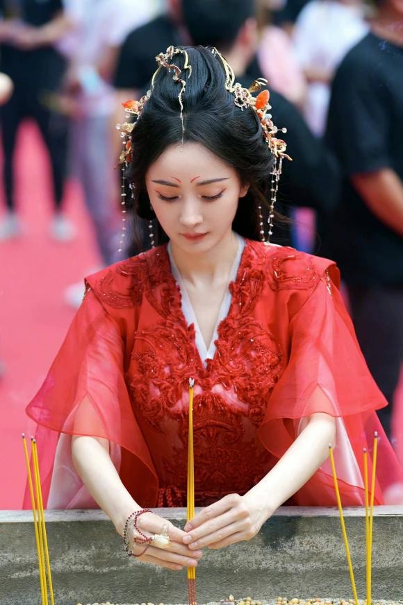  Lưu Diệc Phi, Dương Mịch, Triệu Lệ Dĩnh, Lý Thấm, Dương Tử