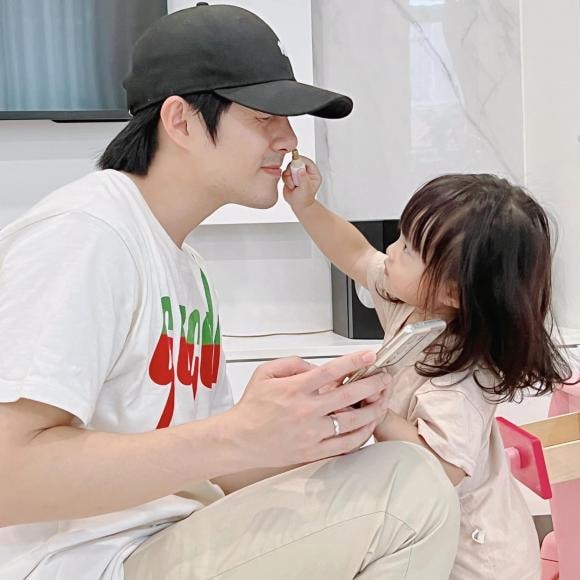 ca sĩ Đông Nhi, sao Việt,con gái Đông Nhi
