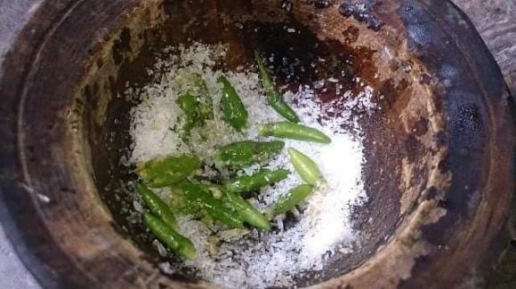 luộc gà, cách luộc gà, luộc gà không cần nước, món ngon 