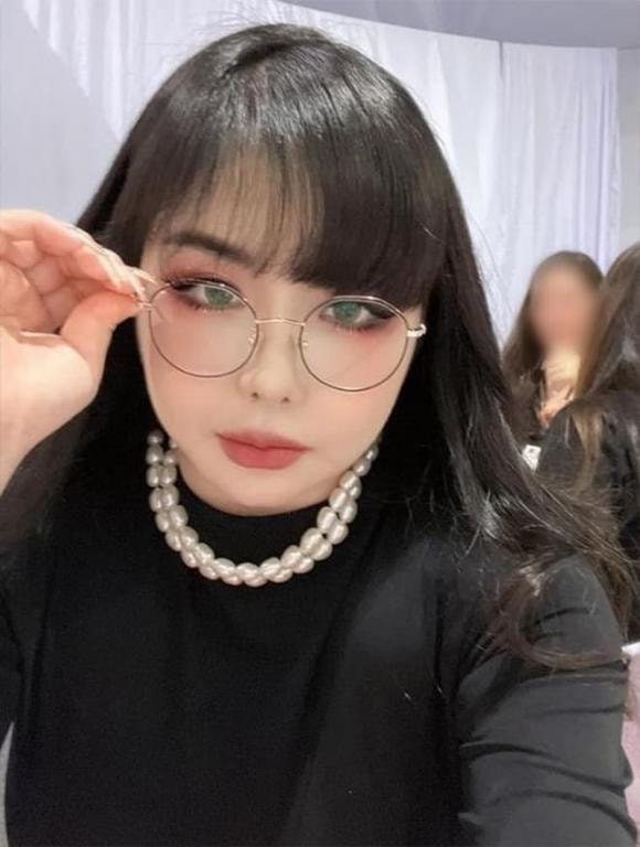 Park Bom, ngoại hình Park Bom khác lạ, sao K-Pop