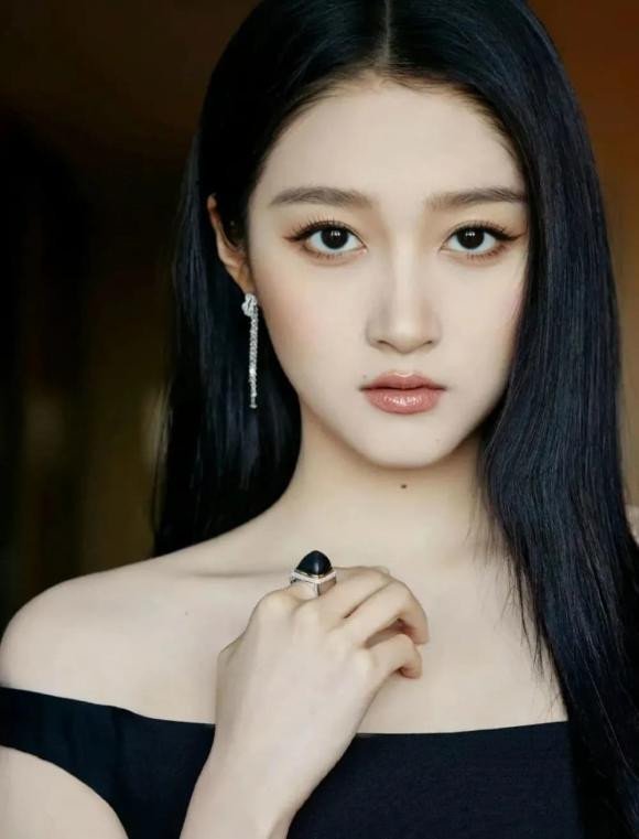 Angelababy, Đồng Lệ Á, sao hoa ngữ