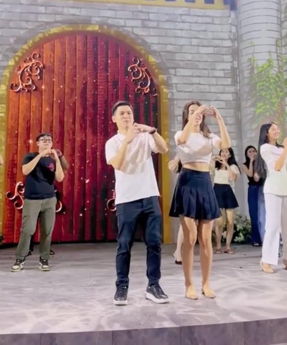 hoa hậu Ngọc Hân, hoa hậu Đỗ Mỹ Linh, sao Việt