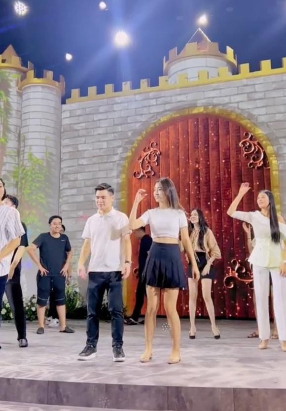 hoa hậu Ngọc Hân, hoa hậu Đỗ Mỹ Linh, sao Việt