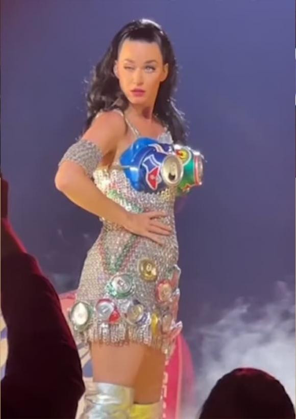 Katy Perry, đôi mắt Katy Perry khác lạ, sao Hollywood